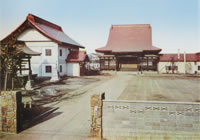 【画像】トタン屋根の浄恩寺